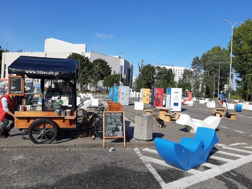 Gdynia: Przestrzeń dla mieszkańców do końca miesiąca. Zamiast parkingu przy Muzeum Miasta Gdyni