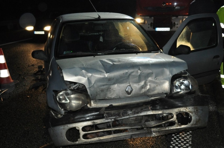 Stanisławie: Trzy auta zderzyły się na autostradzie. Policja wyjaśnia przyczyny wypadku [ZDJĘCIA]