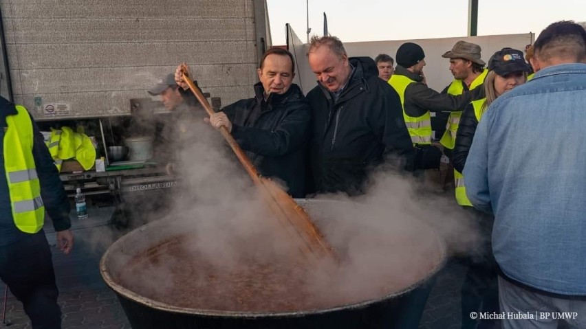 Marszałkowska pomoc w gotowaniu barszczu ukraińskiego na...