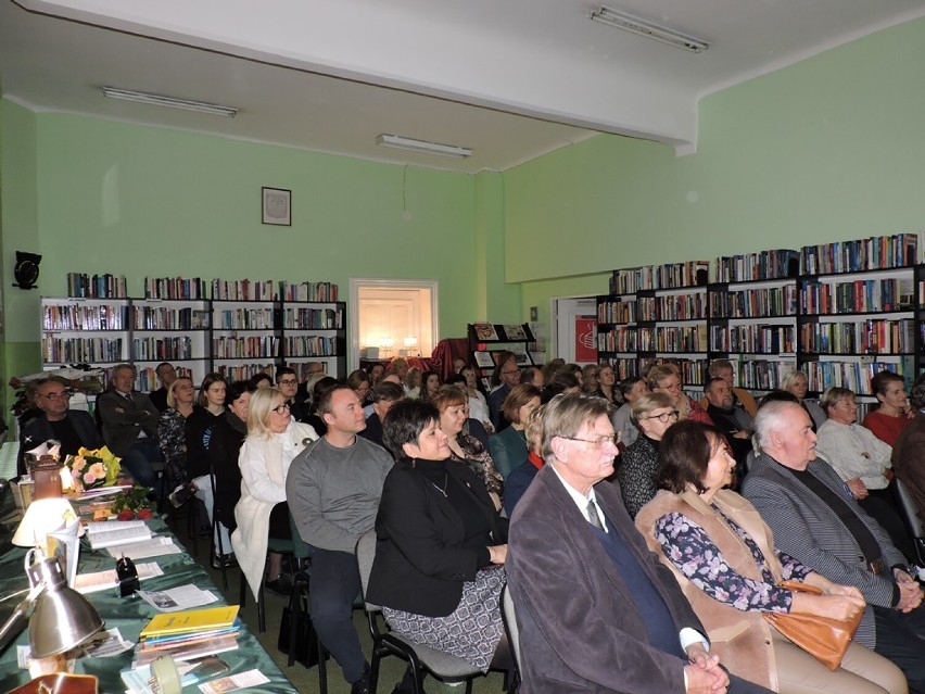 Spotkanie autorskie z poetką Małgorzatą Osuch w Powiatowej Bibliotece Publicznej w Wągrowcu 