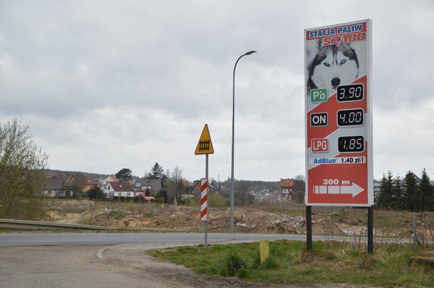 Raport cen paliw z Bytowa, Miastka, Chojnic i Człuchowa. Stacje tej samej sieci w Człuchowie mają bardzo drogą benzynę bezołowiową 95 (foto)