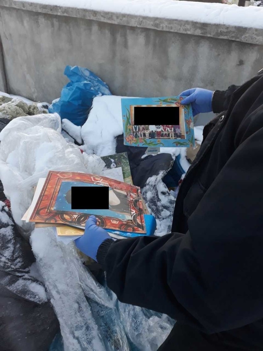 Arkusze ocen i szkolne zdjęcia dzieci w podrzuconych workach śmieci w Starachowicach. Strażnicy Miejscy już wiedzą kto je wyrzucił 