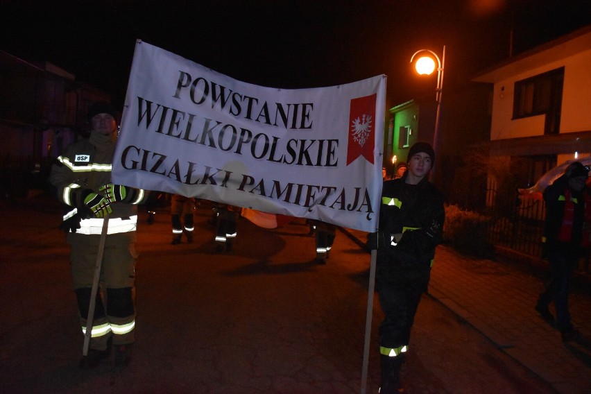 Ulicami Gizałek przeszedł patriotyczny marsz. W ten sposób mieszkańcy uczcili 104. rocznicę wybuchu Powstania Wielkopolskiego