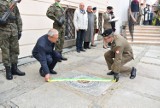 Leszno. Wojskowy pomnik w Lesznie dzieli radnych. Nie wszyscy przychylni kolejnym monumentom. Miasto daje 40 tysięcy