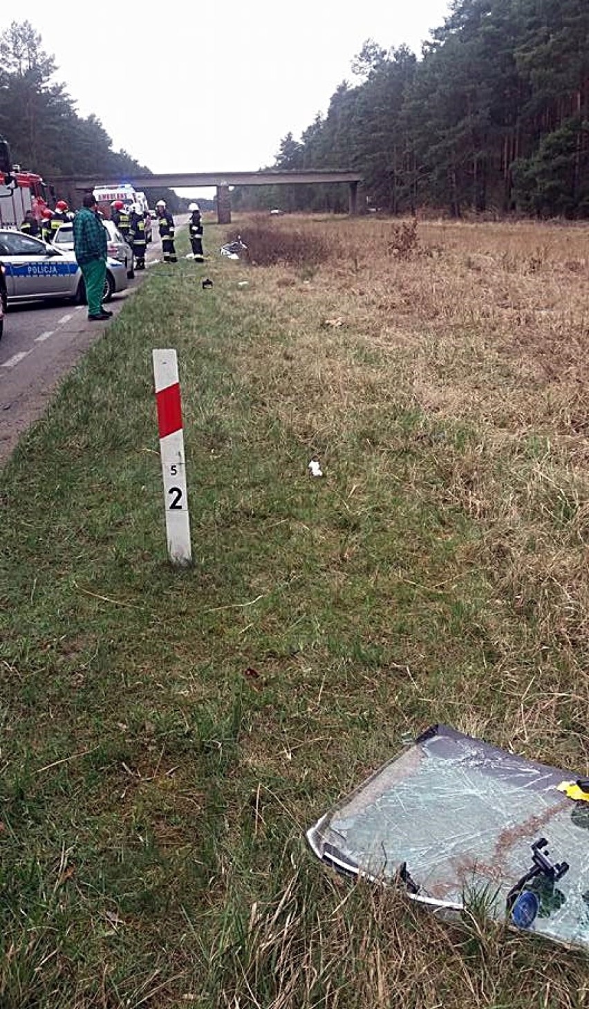 Wypadek na tzw. betonce. Dwie osoby ranne. Ruch odbywa się wahadłowo [aktualizacja, zdjęcia]