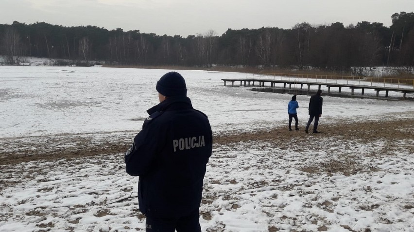 Policjanci z Włocławka skontrolowali zamarznięte akweny [zdjęcia]