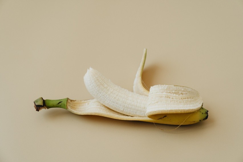 Skórka od banana ma wiele zadziwiających zastosowań