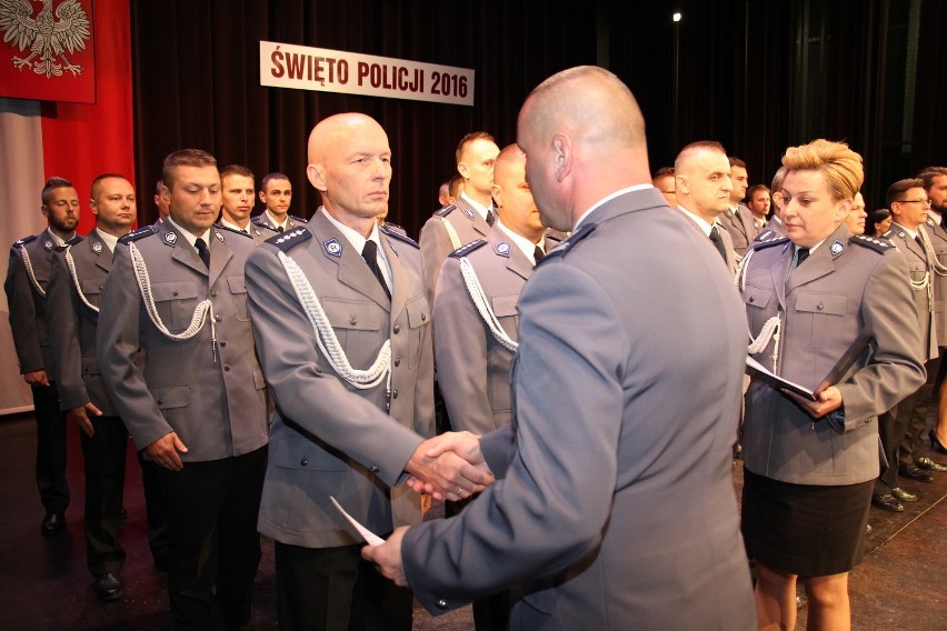 Święto Policji w Oświęcimiu. Policjanci otrzymali wyróżnienia i nominacje [ZDJĘCIA]