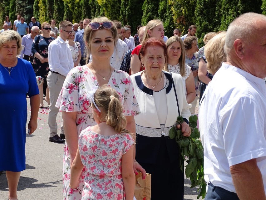 Procesja Bożego Ciała do czterech ołtarzy w Walawie pod Przemyślem [ZDJĘCIA]