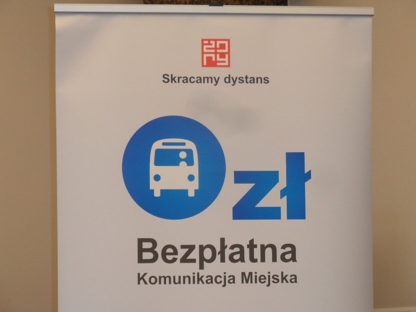 – Teraz w autobusie komunikacji miejskiej jeździ pięć osób...