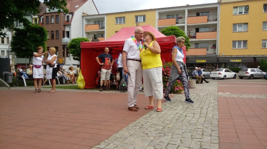 Bytów. Pierwsza Senioriada czyli Piknik Pokoleń. Burza pokrzyżowała zabawę (FOTO+VIDEO)