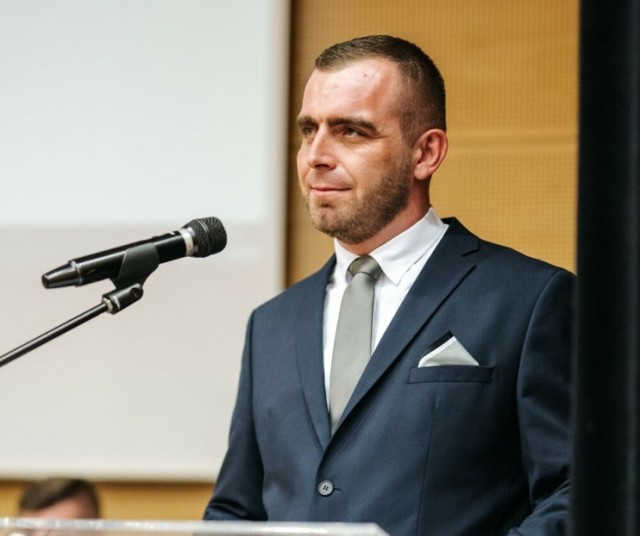Radni ustalili, ile zarabiać będzie Dariusz Michałek, wójt gminy Kleszczów