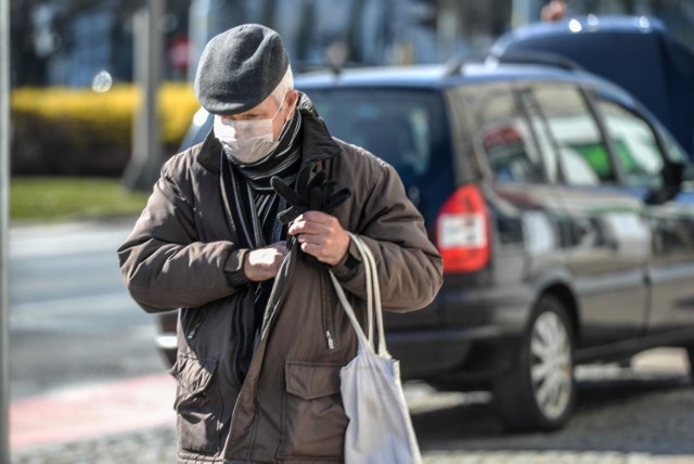 We wtorek (31 marca) rząd wprowadził nowe, jeszcze ostrzejsze obostrzenia związane z bezpieczeństwem w czasach epidemii. Regulacje zaczynają obowiązywać w tym tygodniu.