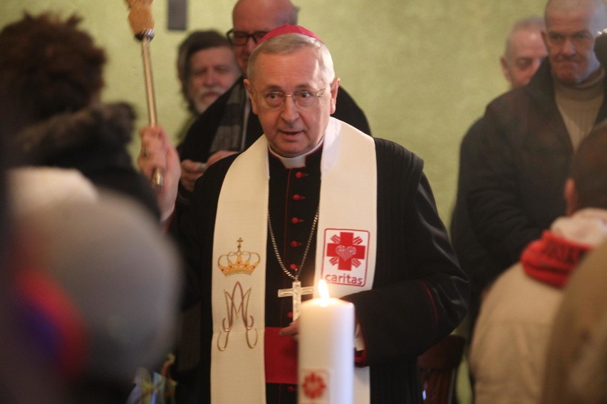 Jacek Jaśkowiak zjadł śniadanie wielkanocne z potrzebującymi