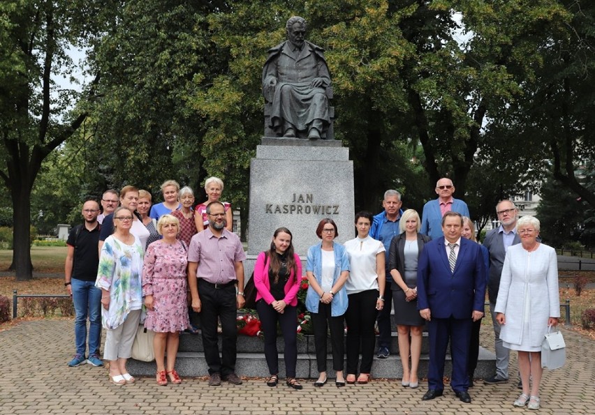 Mieszkańcy Inowrocławia oddali hołd Janowi Kasprowiczowi [zdjęcia]