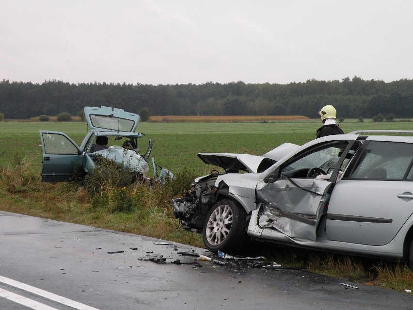 Wypadek w Komorowie. Jednak osoba nie żyje, cztery ranne