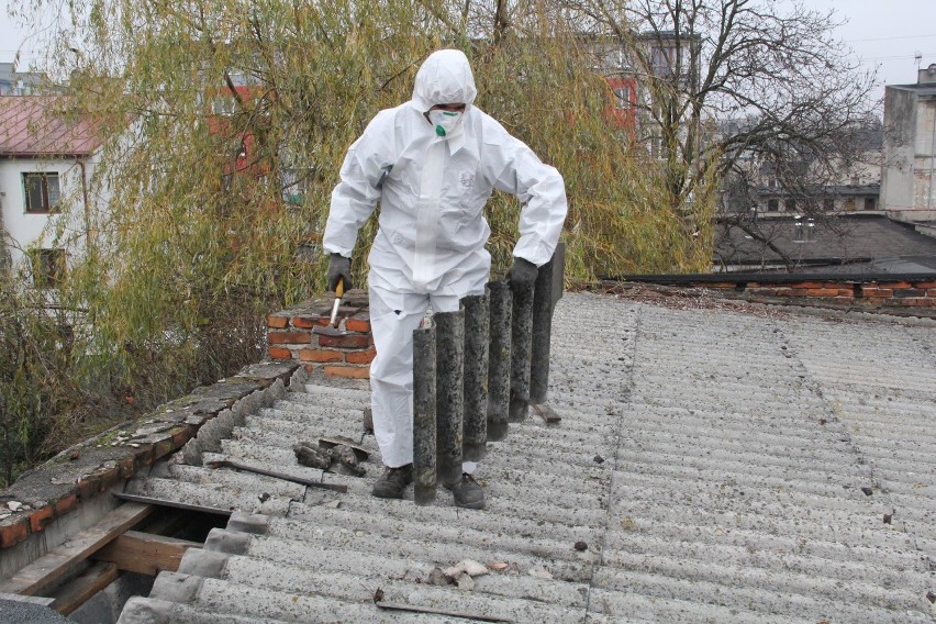 Brzezinianie mogą składać wnioski o dofinansowanie usunięcia elementów zawierających azbest