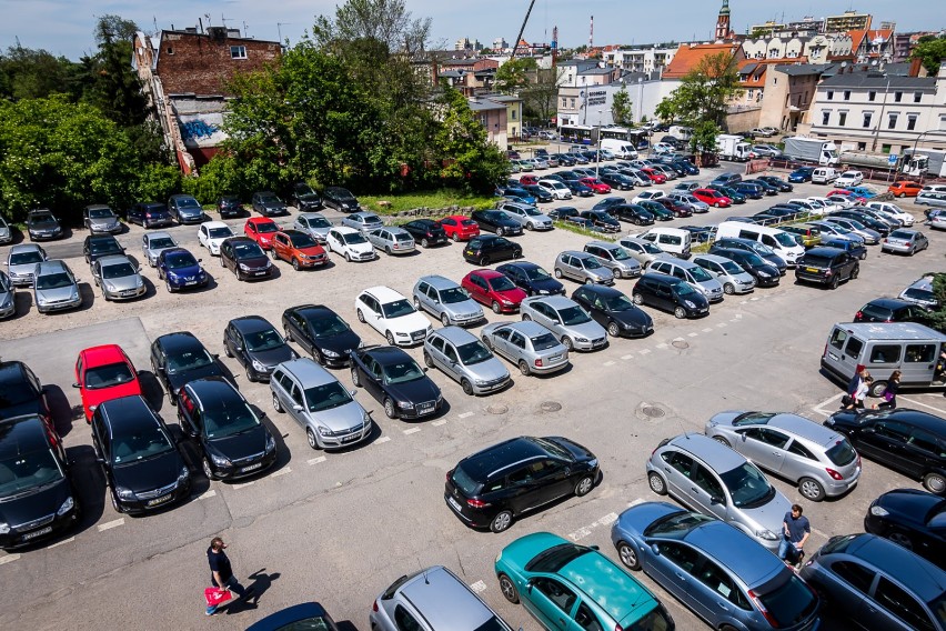 E-parkowanie w Warszawie. Smartfonem sprawdzimy wolne miejsca na parkingu?