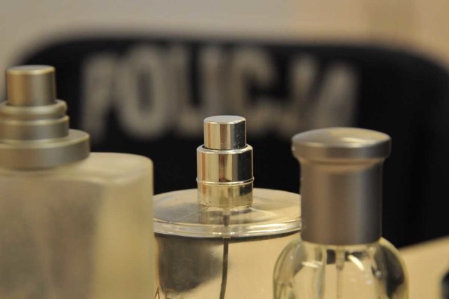 Ukradli perfumy warte 1400 zł. Chwilę później byli już w rękach policji