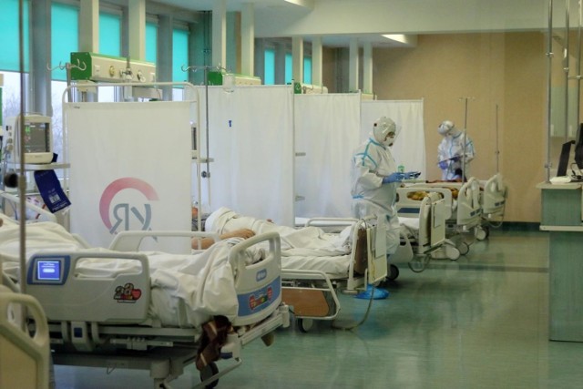 Łącznie od początku epidemii stwierdzono prawie 1,6 mln zakażeń i 40,7 tys. zgonów