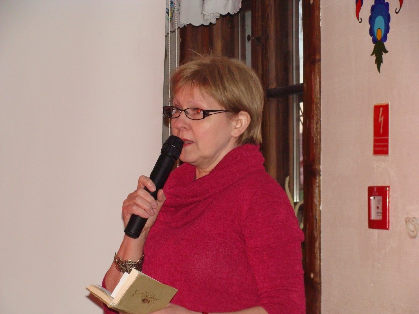 Helski maraton z poezją Szymborskiej w restauracji Kutter. Spotkanie przygotowała Wiesława Buniowska
