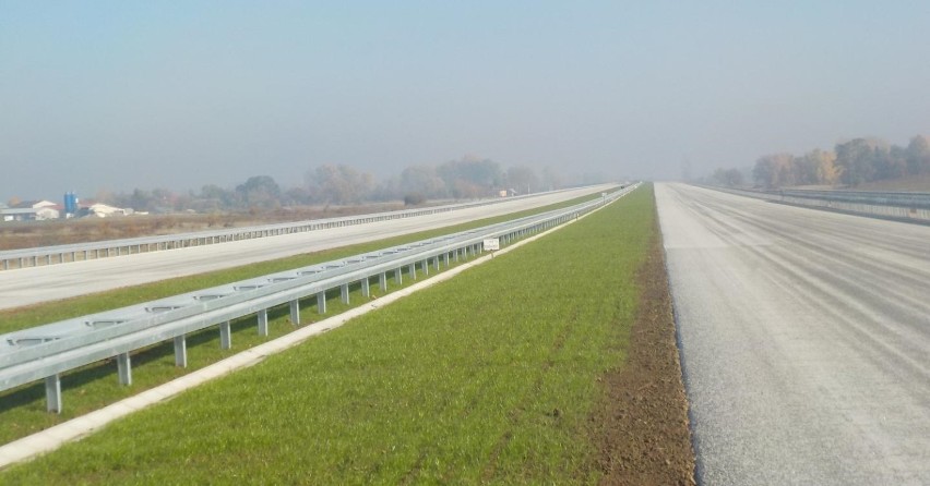 Główne prace drogowe, jakie są obecnie wykonywane to:...