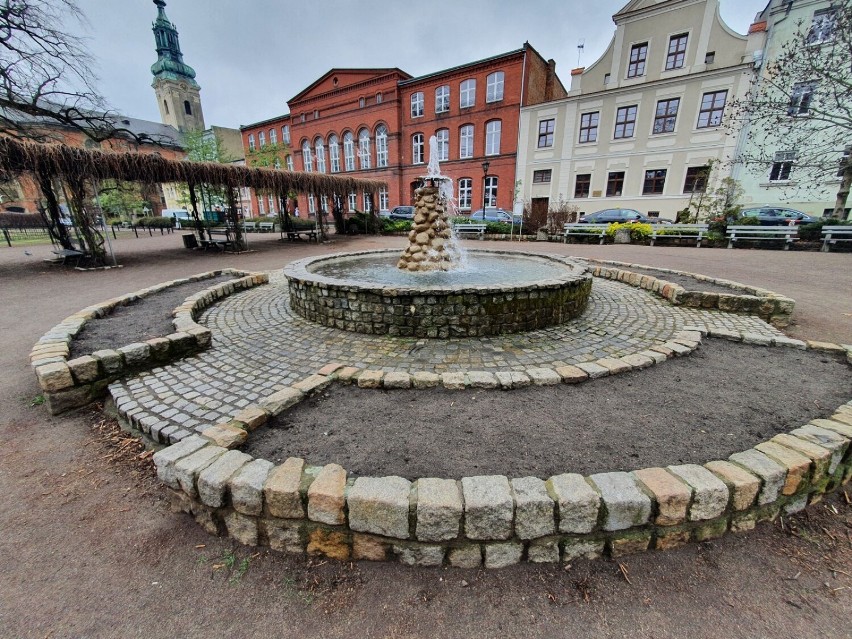 Fontanna przy Metziga w Lesznie