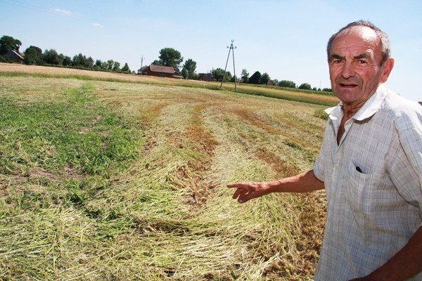 Rolnik z Domasłowa w gminie Perzów Józef Ponitka spiera się z prezesem Gminnej Spółki Wodnej