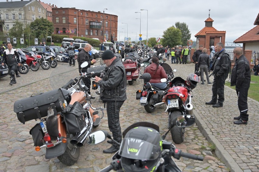 Kilkuset motocyklistów z Grudziądza żegna sezon. Przejechali...