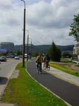 Nowy chodnik i ścieżka na Obwodowej w Redzie 