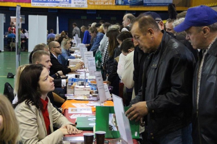 Targi pracy w Chorzowie. Ponad 2500 ofert pracy czekało na poszukujących pracy [ZDJĘCIA]