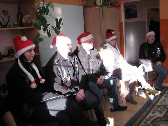 Myszkowscy motocykliści zamienili się w Mikołajów