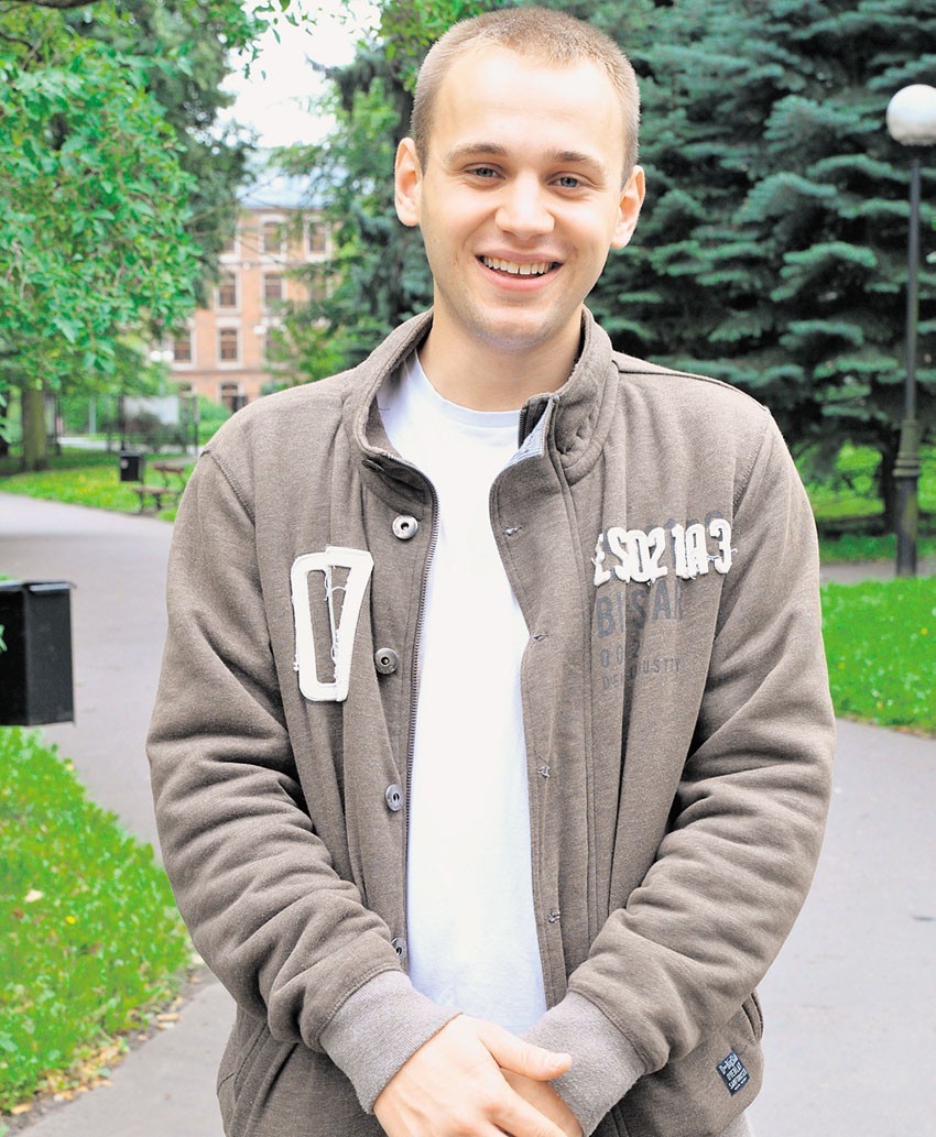 Jakub  Szulc jest dwudziestoletnim studentem, który ciężko...
