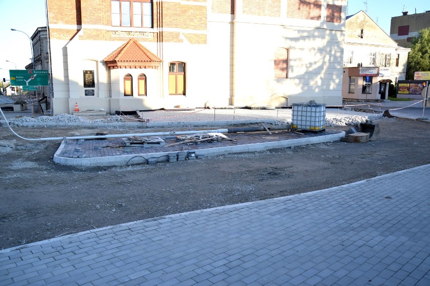 W centrum Jarosławia powstaje rondo. Plac Mickiewicza jest zamknięty [ZDJĘCIA]