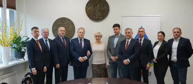 Podpisanie umowy na wykonanie nowego ujęcia wody pitnej dla mieszkańców Olkusza, Bukowna, Bolesławia i Klucz
