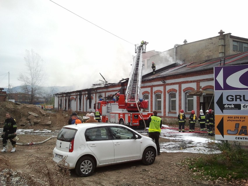 Pożar hali w Bielsku-Białej
