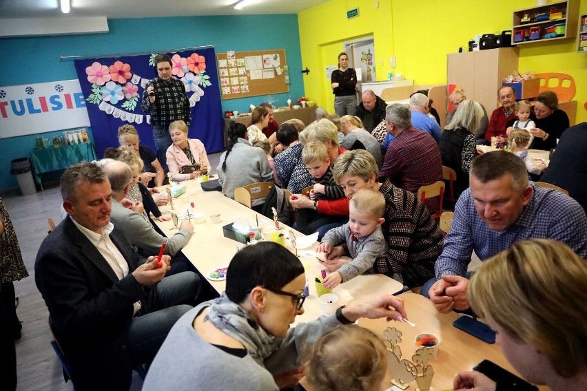 Legnica: Dzieci ze Żłobka Ślimaczek zaprosiły babcie i dziadków do wspólnej zabawy, zobaczcie zdjęcia