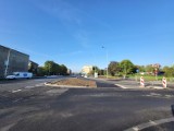 Przebudowa skrzyżowania ulic Luboszyckiej z Nysy Łużyckiej w Opolu na ostatniej prostej. Jest dodatkowy pas ruchu