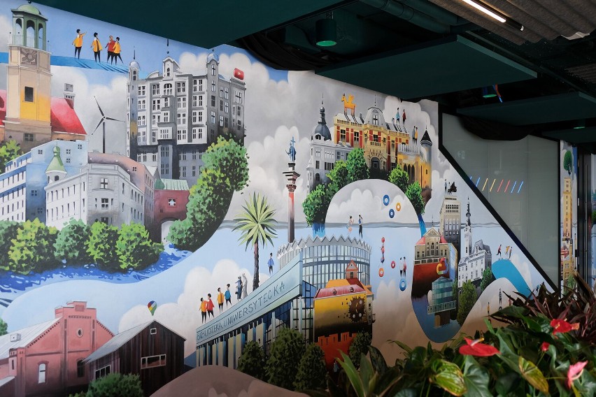 Siedziba Google w Warszawie zyskała mural. Wnętrze biura ozdobił Tytus Brzozowski. Malowidło to wycieczka po architekturze stolicy 