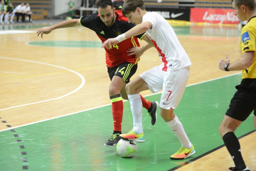 Reprezentacja Polski w futsalu grała już pod dachem hali CRS