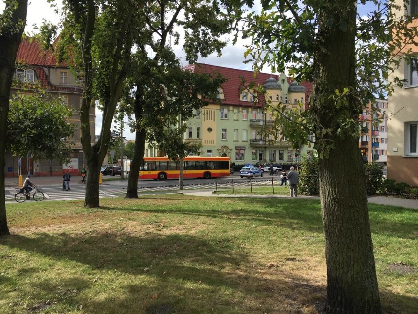 Autobus potrącił dziewczynkę na ul. Legionów w Grudziądzu