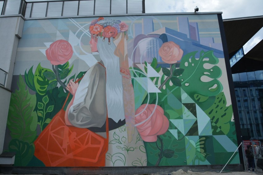 Nowy mural na Galerii Katowickiej zachwyca! Na dodatek jest ekologiczny - pochłania smog! Zobacz ZDJĘCIA