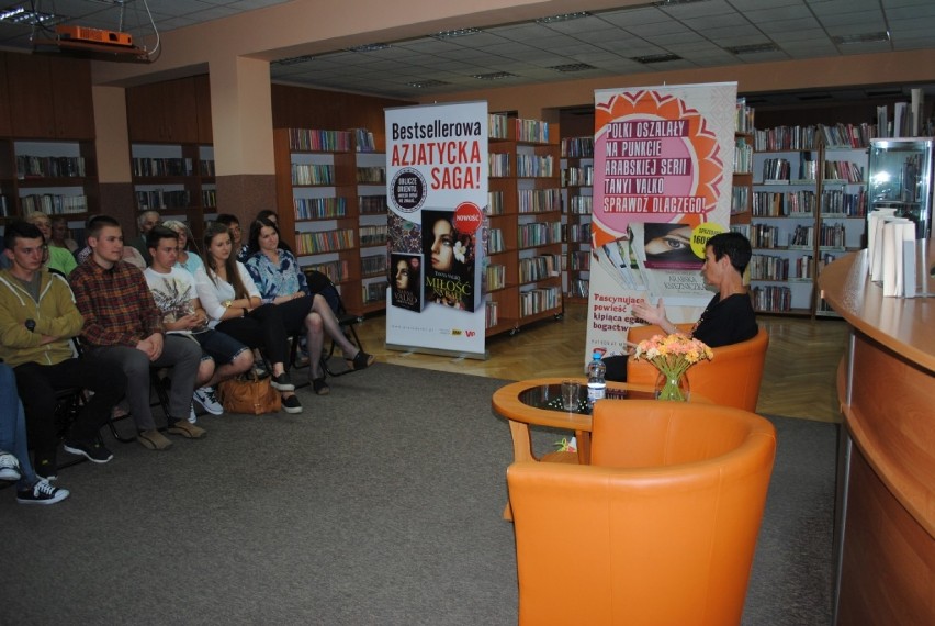 Spotkanie z Tanyą Valko w łęczyckiej bibliotece 