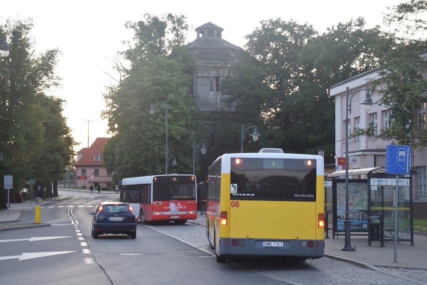 Malbork. Kolejowa wieża ciśnień będzie wystawiona na sprzedaż. Czy znajdzie się chętny na adaptację?