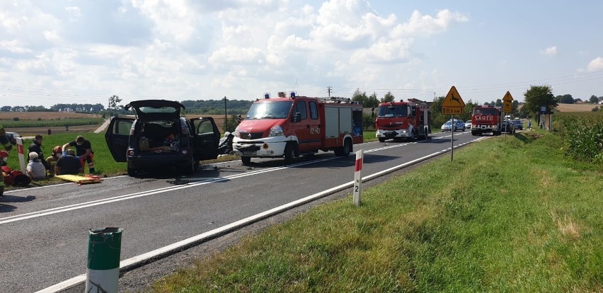 Wypadek na drodze DK55 w Stolnie - zderzyły się dwa auta