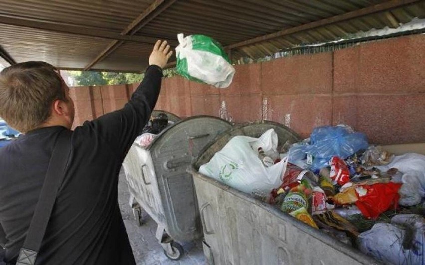 Burmistrz Goleniowa przypomina - od grudnia drożej za śmieci