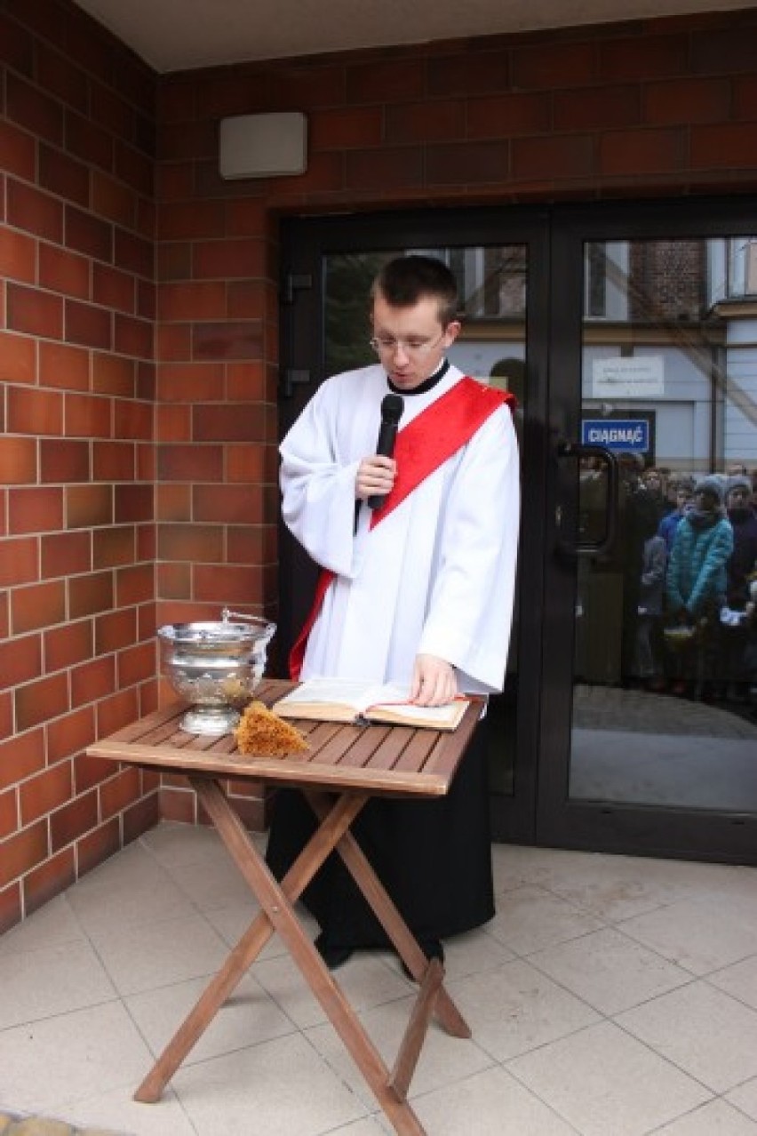 Święcenie pokarmów w Żorach i adoracje Bożego grobu [ZDJĘCIA]