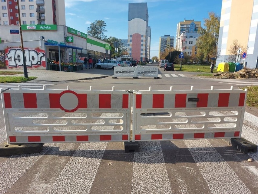 Remonty w Łodzi. Absurdalne zakazy ruchu i wielki chaos na widzewskim osiedlu. ZDJĘCIA