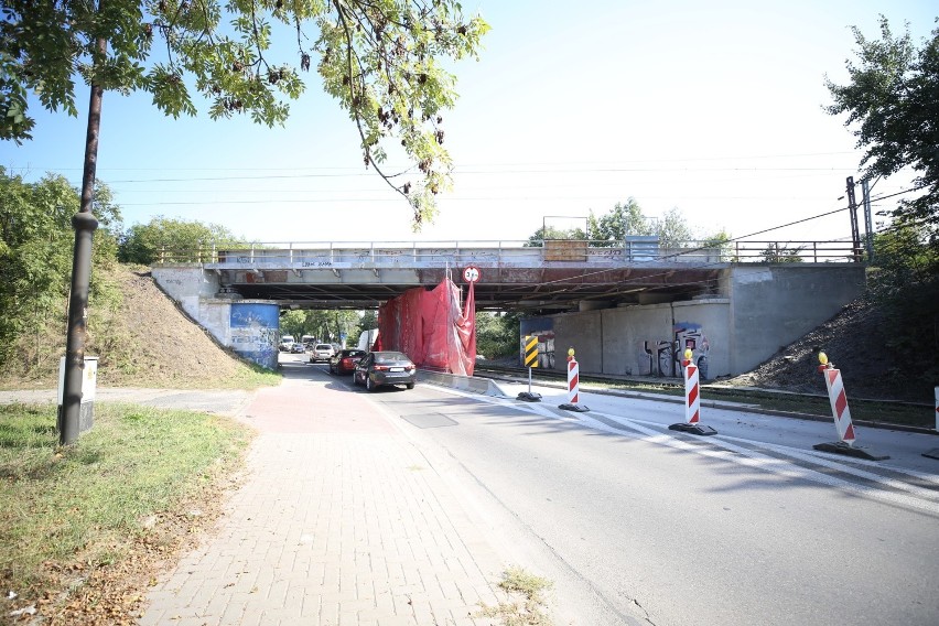 Rozbiórka wiaduktu nad ulicą Wolności w Zabrzu-Maciejowie...