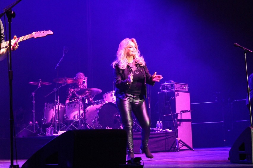 Świetna zabawa na koncercie Bonnie Tyler w Radomiu. Światowa gwiazda porwała całą widownię. Zobacz zdjęcia